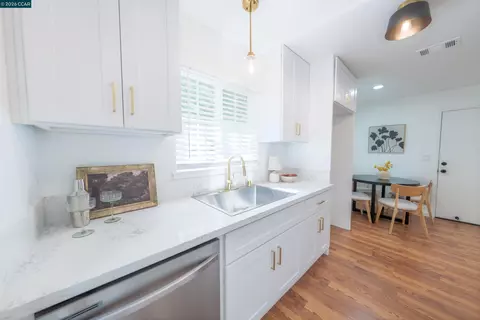 Kitchen - 3085 Stanton Cir, Carmichael, CA 95608 photo 4 of 4