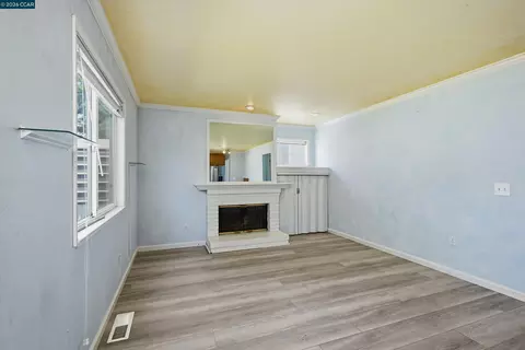 Living - 233 Belfiore Ln, Windsor, CA 95492 photo 6 of 7