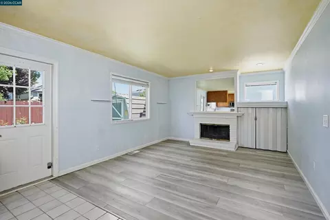Living - 233 Belfiore Ln, Windsor, CA 95492 photo 7 of 7