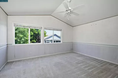 Bedroom - 233 Belfiore Ln, Windsor, CA 95492 photo 2 of 6