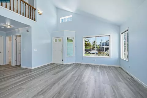 Living - 233 Belfiore Ln, Windsor, CA 95492 photo 4 of 7