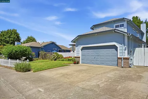 Exterior - 233 Belfiore Ln, Windsor, CA 95492 photo 13 of 13