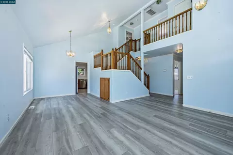 Living - 233 Belfiore Ln, Windsor, CA 95492 photo 1 of 7