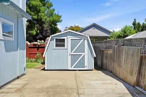 Exterior - 233 Belfiore Ln, Windsor, CA 95492 photo 12 of 13
