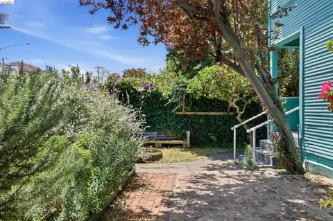 Exterior - 3202 Shattuck Ave, Berkeley, CA 94705 photo 4 of 5