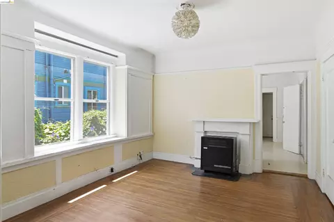 Living - 3202 Shattuck Ave, Berkeley, CA 94705 photo 8 of 9