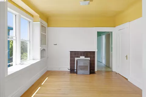 Living - 3202 Shattuck Ave, Berkeley, CA 94705 photo 5 of 9