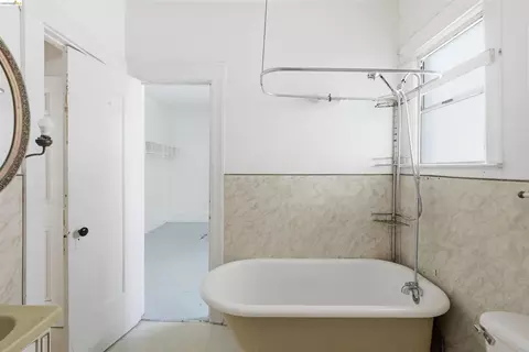 Bath - 3202 Shattuck Ave, Berkeley, CA 94705 photo 2 of 2