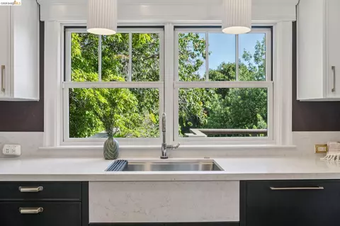 Kitchen - 1994 Marin Ave, Berkeley, CA 94707 photo 6 of 7