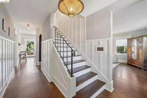 Entry Way - 1994 Marin Ave, Berkeley, CA 94707 photo 2 of 9