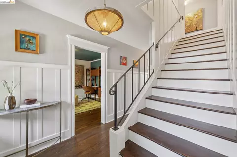 Entry Way - 1994 Marin Ave, Berkeley, CA 94707 photo 5 of 9