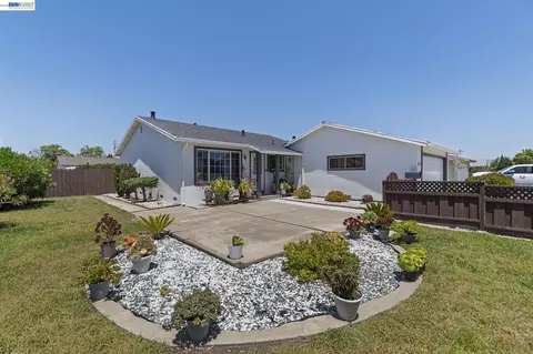 7995 Peachtree Ave, Newark, CA 94560