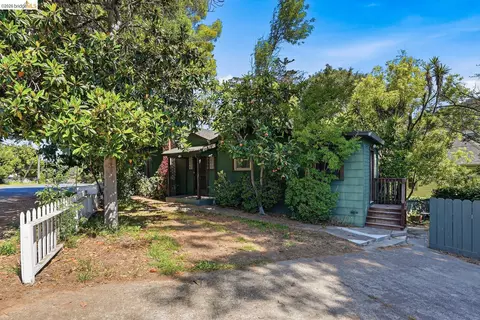 6350 Hillmont Dr, Oakland, CA 94605