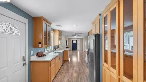 Entry Way - 700 Brownstone Rd, Oakley, CA 94561 photo 3 of 3