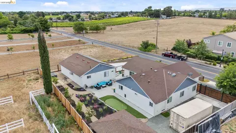 View/Area - 700 Brownstone Rd, Oakley, CA 94561 photo 7 of 10