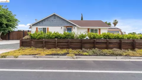 Exterior - 700 Brownstone Rd, Oakley, CA 94561 photo 13 of 15