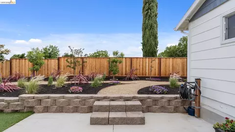 Exterior - 700 Brownstone Rd, Oakley, CA 94561 photo 5 of 15