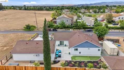 View/Area - 700 Brownstone Rd, Oakley, CA 94561 photo 8 of 10