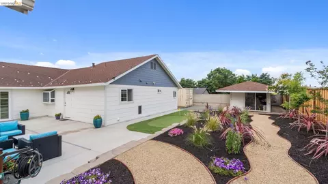 Exterior - 700 Brownstone Rd, Oakley, CA 94561 photo 8 of 15