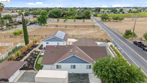 View/Area - 700 Brownstone Rd, Oakley, CA 94561 photo 6 of 10
