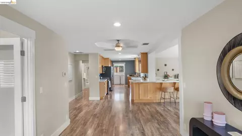 Entry Way - 700 Brownstone Rd, Oakley, CA 94561 photo 1 of 3