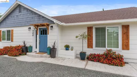 Exterior - 700 Brownstone Rd, Oakley, CA 94561 photo 11 of 15