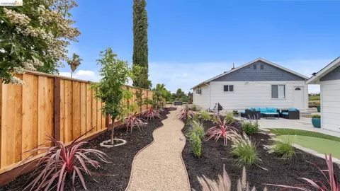 Exterior - 700 Brownstone Rd, Oakley, CA 94561 photo 6 of 15
