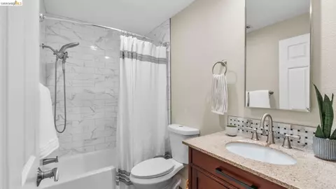 Bath - 700 Brownstone Rd, Oakley, CA 94561 photo 1 of 2