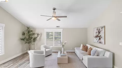 Living - 700 Brownstone Rd, Oakley, CA 94561 photo 3 of 4