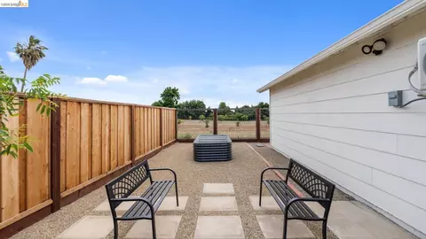 Exterior - 700 Brownstone Rd, Oakley, CA 94561 photo 9 of 15