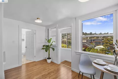 Entry Way - 274 Staples Ave, San Francisco, CA 94112 photo 2 of 5