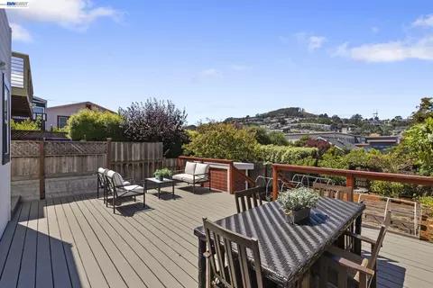 Exterior - 274 Staples Ave, San Francisco, CA 94112 photo 8 of 12