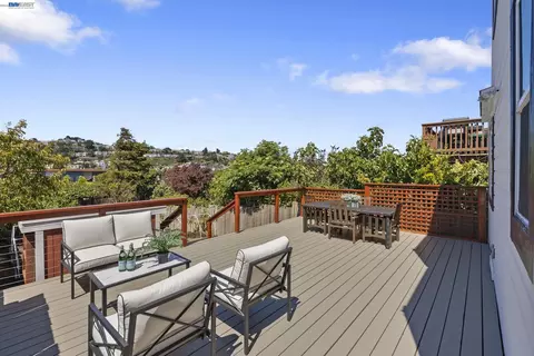 Exterior - 274 Staples Ave, San Francisco, CA 94112 photo 6 of 12