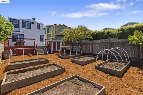 Exterior - 274 Staples Ave, San Francisco, CA 94112 photo 10 of 12
