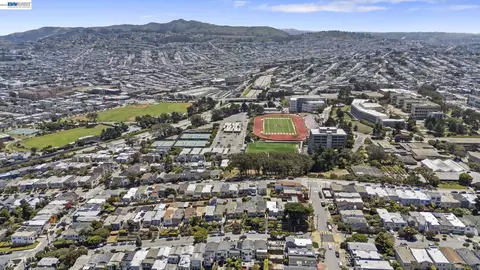 View/Area - 274 Staples Ave, San Francisco, CA 94112 photo 5 of 9