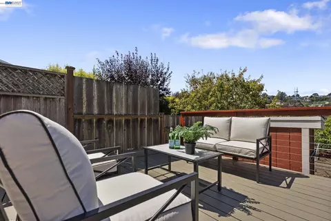 Exterior - 274 Staples Ave, San Francisco, CA 94112 photo 7 of 12