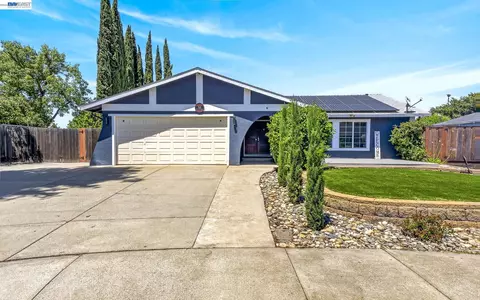 38 Cascade Ave, Livermore, CA 94551