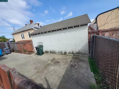 Exterior - 515 Grant St, Vallejo, CA 94590 photo 3 of 8