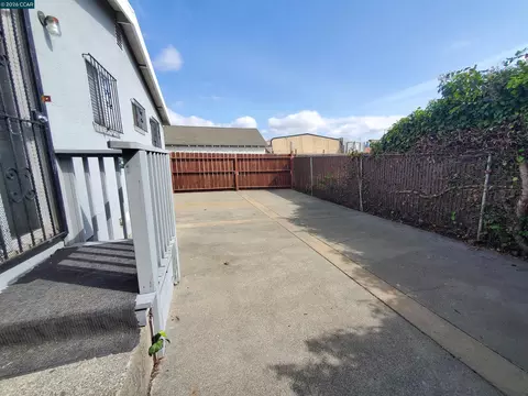 Exterior - 515 Grant St, Vallejo, CA 94590 photo 6 of 8
