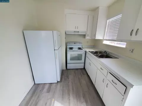 Kitchen - 515 Grant St, Vallejo, CA 94590 photo 1 of 1