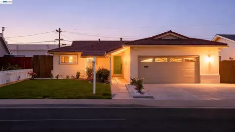 5107 Royal Palm Dr, Fremont, CA 94538