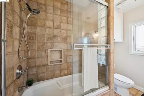 Bath - 734 Keeler Ave, Berkeley, CA 94708 photo 2 of 3