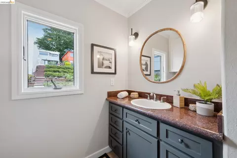 Bath - 734 Keeler Ave, Berkeley, CA 94708 photo 1 of 3