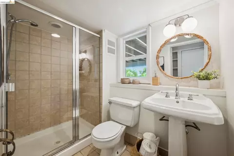 Bath - 734 Keeler Ave, Berkeley, CA 94708 photo 3 of 3