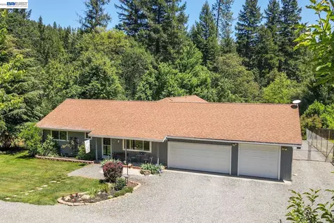 179 Rush Creek Dr, Weaverville, CA 96093