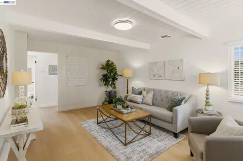 Living - 277 Shore Rd, Bay Point, CA 94565 photo 2 of 3
