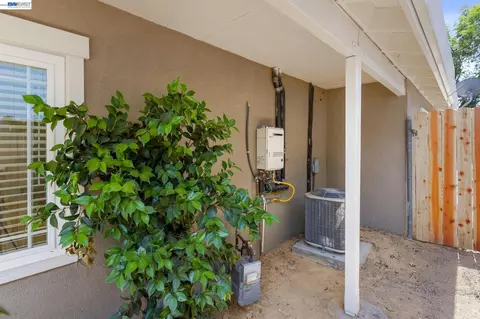 Exterior - 277 Shore Rd, Bay Point, CA 94565 photo 8 of 8