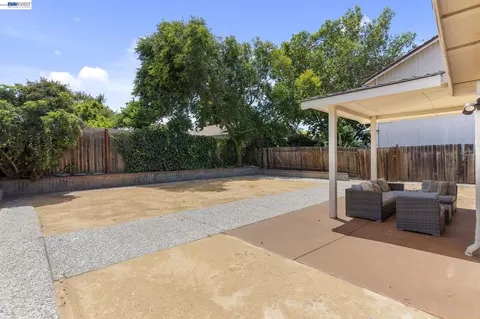 Exterior - 277 Shore Rd, Bay Point, CA 94565 photo 4 of 8