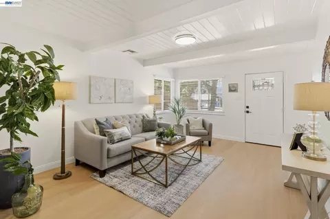 Living - 277 Shore Rd, Bay Point, CA 94565 photo 1 of 3