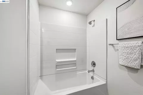 Bath - 5581 Dublin Blvd, Dublin, CA 94568 photo 2 of 6